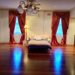 Large room with large balcony in vibrant Northbridge with free parking