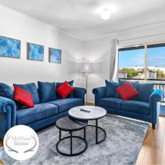 Urban Luxe Retreat Spacious 3BR Haven in Adelaide CBD
