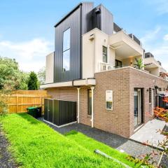 Central Mount Waverley Townhouse with parking