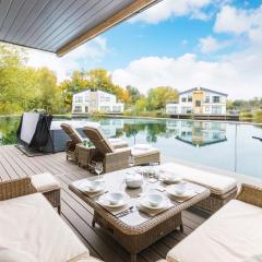 Waters Edge 16, Heron Lodge