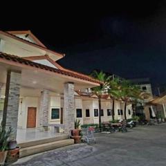 Mark Four Place Hotel