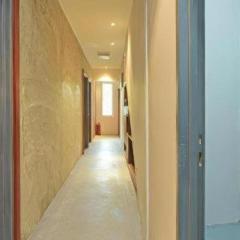 OYO 90662 The 1975 Hotel