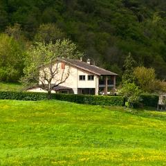 Cascina Bruna villa con giardino in Val Trebbia