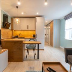 Fabryczna City Apartment by BookingHost