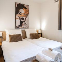 Newly refreshed Family-Stay for 7 by the Lake