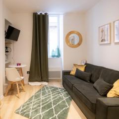 Suite de charme rénovée près de l Opéra de Lyon