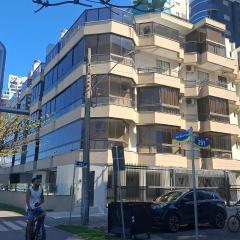 Apartamento a Beira Mar em Meia Praia