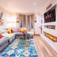 Modern 4BR Home - Garden & Hot Tub