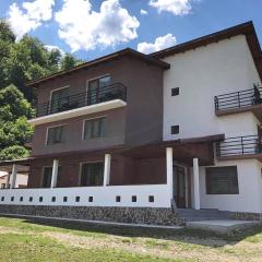 Popasul de Sub Munte