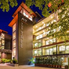 At the Tree bright studio by Lofty