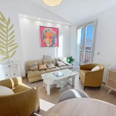 Cannes Close Centre 2 BR 2 bath mezzanine & balconies Exceptional Rating Ideal Families Easy parking by Olam Properties