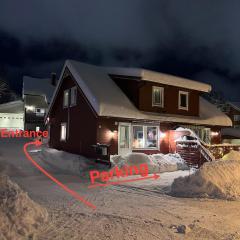 Half of a semi-detached house with 2 bedrooms, 1100 m to city center!