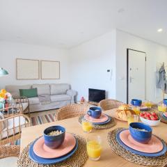 Fresh & Sunny, 5 min walk to Beach, by TimeCooler