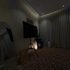 استديو فندقي بتصميم انيق ودخول ذكي