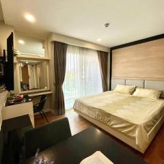 Centrally located cozy Studio