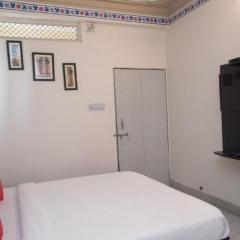 HOTEL ARAWALI UDAIPUR CITY BEST couples friendly stay