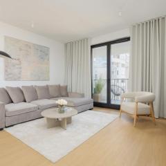 Luxury Apartment with AC in Warsaw by Renters Prestige