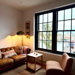 Chic Victorian 2BR with Water Views