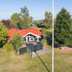 Cozy Holiday Home Near Beach And Town