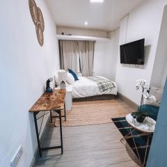 Spacious Studio In The Heart of Ealing Broadway