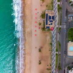 Apto Pet Friendly Beira-Mar com Piscina e Garagem