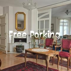 Big & Bright City Center Apartment