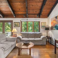 Spacious 4 Bedroom with AC Dog Friendly