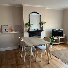 Lovely Ealing 3 Bed Flat