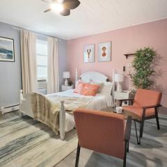 Private Balcony View Riverside Walk Prime Downtown