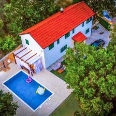 Nice Home In Imotski With Private Swimming Pool, Can Be Inside Or Outside