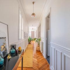 Parisian Escape and Jacuzzi and green Vibes