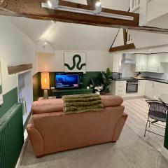 Stunning Flat next to Cathedral - Pass the Keys