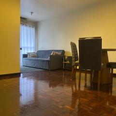 Apartamento 2 quartos, 5 pessoas, garagem, portaria e Wi-Fi