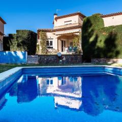Al Alba - Serene escape with shared swimming pool