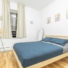 Comfy 2B in Corona Queens Near LGA & Subway