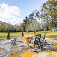 3 Mi to Hiawassee Berry Cute Country Cottage