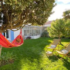 Les Pierres Salées, Family home