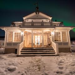Arctic Family Villa