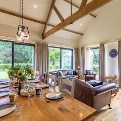 4 Bed in Melbury Abbas 48814