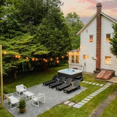 Roebling House 1850s Cabin Hot Tub Fire Pit