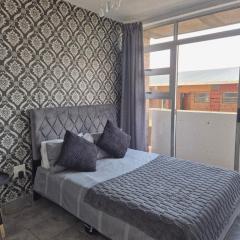 Elegant studio apartment in Hillcrest