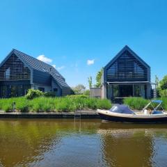 Water Villa in Balk by Frisian Lakes