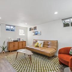 Vibrant 70s Bungalow Vacation Haven on Green Lake