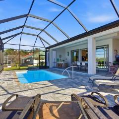 Canal front Pool & Dock water toys Oasis 96 Club House