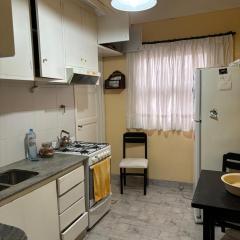 Amplio departamento céntrico a pasos del mar