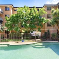 Quiet & Cozy 2BR Home in Chatswood with Parking