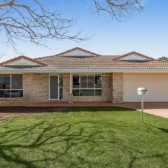 Perfect Family Retreat in Middle Ridge!