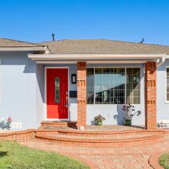 Stylish Home Near SoFi Stadium, LAX and Long Beach