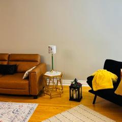 Executive 4-Bed Luxury Detached in Oakville - Prime location