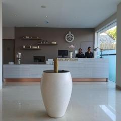 Hart Hotel Premium Rapatmaja